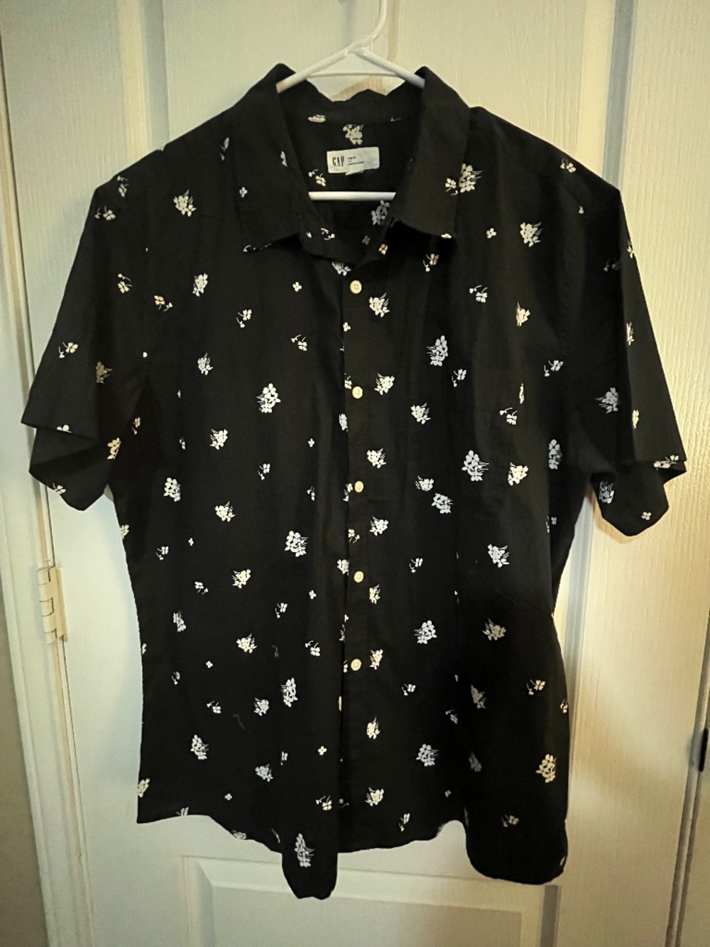 Men’s XL floral gap button up shirt